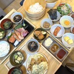 大衆酒場むに 神戸三宮生田ロード店 - 