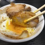 燕三条らーめん潤 - チャーシューエッグ丼も美味！