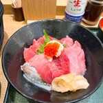 丼処 山助 - 料理写真: