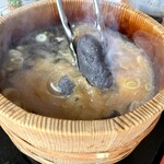 海陽 - 漁師料理！熱々の石を投入〜