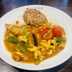 CoCo壱番屋 - 料理写真:5分程で提供、盛り付けが雑に見えるのは気のせいか。