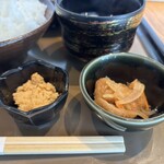 産直さばと青魚 伏見あおい - 小鉢でさばの卵煮と竜田揚げどちらもウマいっ