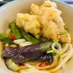 おにやんま 五反田本店 - とり天あとのせよ。並は少なめ、大がおすすめよ。