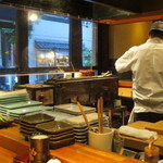 阿佐ヶ谷バードランド - 焼きの準備をしています。