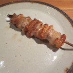 阿佐ヶ谷バードランド - 皮。山椒が振ってあります。