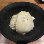 阿佐ヶ谷バードランド - ざる豆腐。オリーブオイルと胡椒、塩がかかっています。