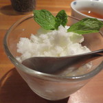 阿佐ヶ谷バードランド - デザートは今回は杏仁シャーベット。これもおいしかった。