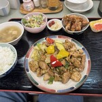 中国料理 頤和園 - 豚肉のバジル炒め　希望するとミニミニ酸辣湯麺が無料で付きます。今回は辞退しました