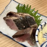 立呑み 晩杯屋 - ソウダカツオのタタキ
