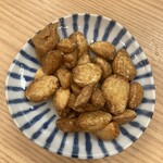 立呑み 晩杯屋 - 揚げニンニク