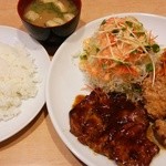 くま食堂 - 三元豚と唐揚げ定食1080円