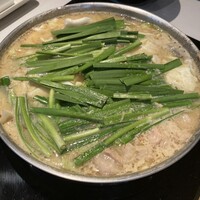 博多もつ鍋 やま中 博多店 - たっぷり味噌もつ鍋♩