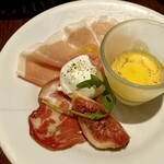 ブラチェリア デリツィオーゾ イタリア - 前菜(イチジク、生ハム、スープ)
