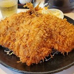まるやま食堂 - 特大あじフライ(2枚・近景)