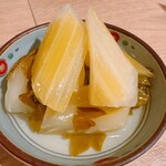 POLLO FRITTO - セロリ入ってるよ！セロリのピクルス！セロリ苦手なはずが2個3個箸が止まらない！