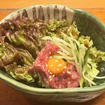 たん右衛門 - 和牛炙りユッケ