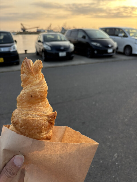 アンジェリーナ - 小中野（パン）の写真