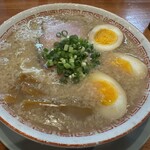 濃厚豚骨らーめん 博多一路 - 料理