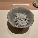 鮨 みずかみ  - しらす（と、大根おろし）