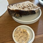 TOMO - パンめちゃ美味しい