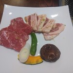 ぴょんぴょん舎 - いわて短角牛，白金豚