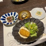 カニカニランド - ・お通し(3品)
                                ・名物かにクリームコロッケ