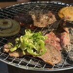 焼肉ホルモン 万千 - 