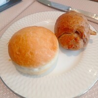 ル・トリアノン - パン2種類