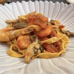 ソラアンナ - 【パスタ料理】
『駿河湾産地エビと伊勢原産大山シメジの自家製フェットチーネ』