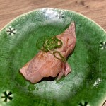 うまいもの処 ゆめぜん - 突出しの肉寿司