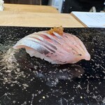 さか本 鮨 - どんちっちアジ