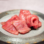 銀座焼肉 Salon de AgingBeef - 極上部位2種  本ミスジ、 トモサンカク