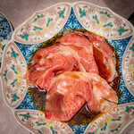 銀座焼肉 Salon de AgingBeef - 大判 極上ロースのすきやき ～ふわとろ奥久慈卵と～