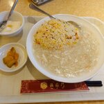 中華料理福臨門 - カニ肉入りフカヒレチャーハン1,080円