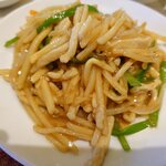 中華料理福臨門 - 豚肉細切りと冬筍の炒めアップ