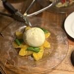 カルネジーオ イースト - 