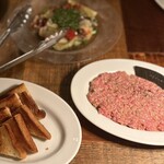 カルネジーオ イースト - 