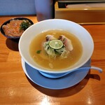 麺家 たけ田 - 大洋丸神経〆伊佐木の炙り潮蕎麦と鳥取ブランド白輝姫（白イカ）の漬け丼