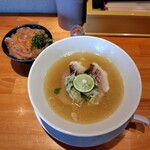 麺家 たけ田 - 大洋丸神経〆伊佐木の炙り潮蕎麦と鳥取ブランド白輝姫（白イカ）の漬け丼
