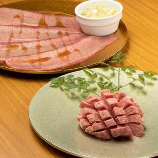 こだわり抜いたお肉の数々