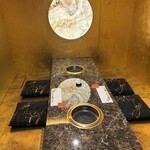 牛牛 - 金の間