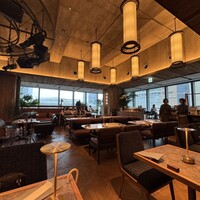 BLUE YARD - 広々とした開放感のある店内