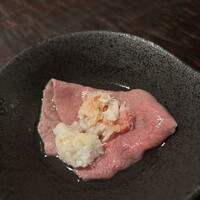 牛牛 - しんしんのしゃぶしゃぶにカニのむき身をポン酢で