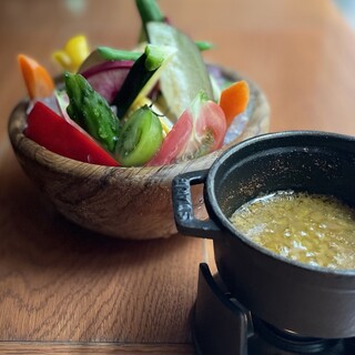 [定番]季節野菜のバーニャカウダ