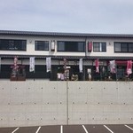 砂屋 - 真ん中右に出入口