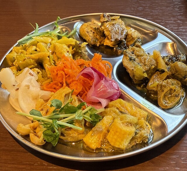 木立ちの中の食卓 Koushin Shuzou - Suehirocho/Indian | Tabelog
