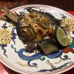 賛否両論 - 鮎の一夜干しと骨せんべい