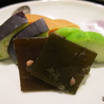 日本料理 太月 - 26年8月　お新香　昆布、瓜、茄子、大根