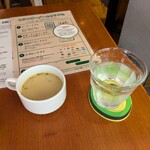 Mexican Dining AVOCADO - セルフのお水とスープ