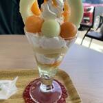 ナチュリノ - メロンショートケーキパフェ ¥1300